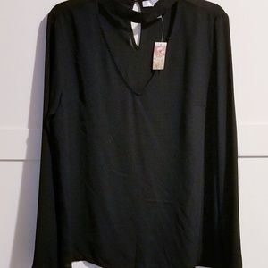 Dressy shirt with a choker